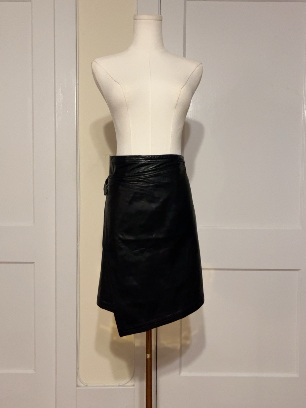 Vintage Isaac Mizrahi Genuine Leather Black Wrap Skirt Size S Designer A#6033